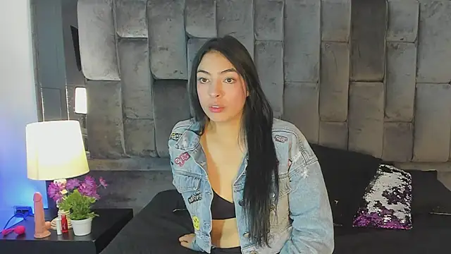 Ashly bloom  online show from May 5, 3:09 am