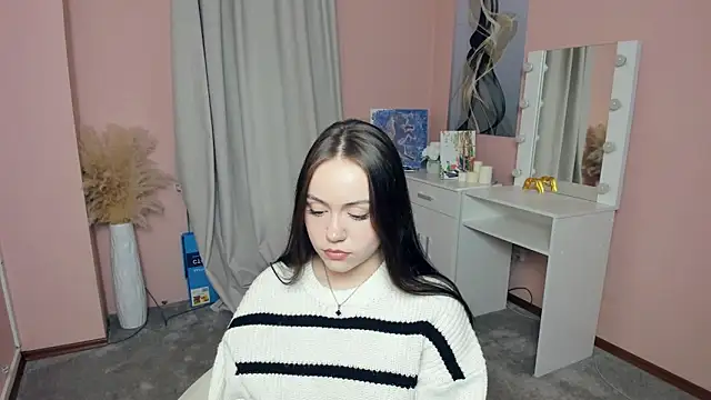 AsleyBasgall online show from April 6, 3:02 pm