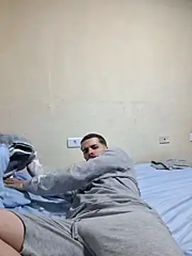 Snapshot of leoxxxgato chatting on April 20, 8:54 pm leoxxxgato online show from April 20, 8:54 pm