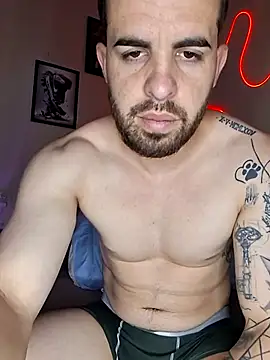 Snapshot of leoxxxgato chatting on May 14, 2:14 pm leoxxxgato online show from May 14, 2:14 pm