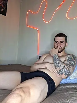 leoxxxgato online show from June 2, 11:49 pm