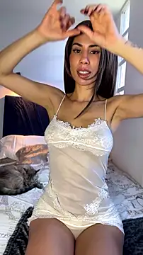 Snapshot of AlmaSajor_ chatting on July 17, 2:47 pm AlmaSajor online show from July 17, 2:47 pm
