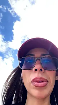 Snapshot of AlmaSajor_ chatting on July 11, 4:40 pm AlmaSajor online show from July 11, 4:40 pm