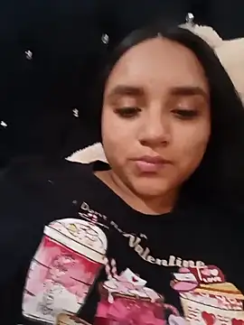 Snapshot of Valentina_Narvaez chatting on June 12, 8:17 pm Valentina Narvaez online show from June 12, 8:17 pm