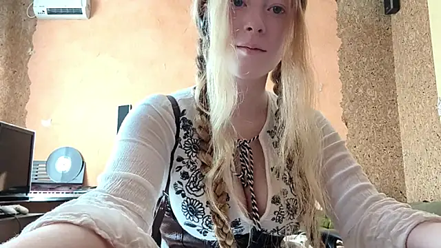 KateVibe 01 online show from April 7, 11:17 pm