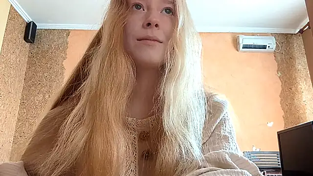 KateVibe 01 online show from May 13, 10:39 pm