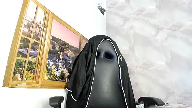 EllyBloom online show from June 19, 1:39 pm
