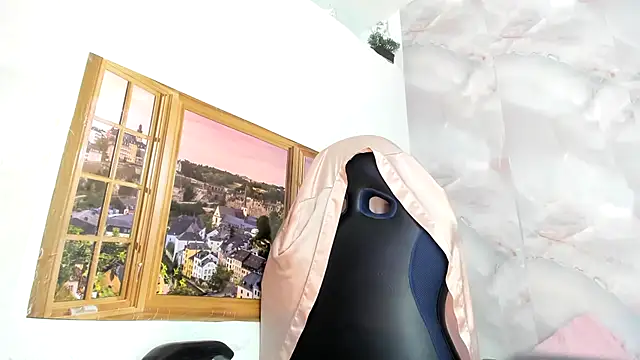 EllyBloom online show from June 26, 1:50 pm