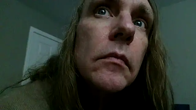 Snapshot of Magnus_Luv chatting on May 27, 1:57 am Magnus Luv online show from May 27, 1:57 am