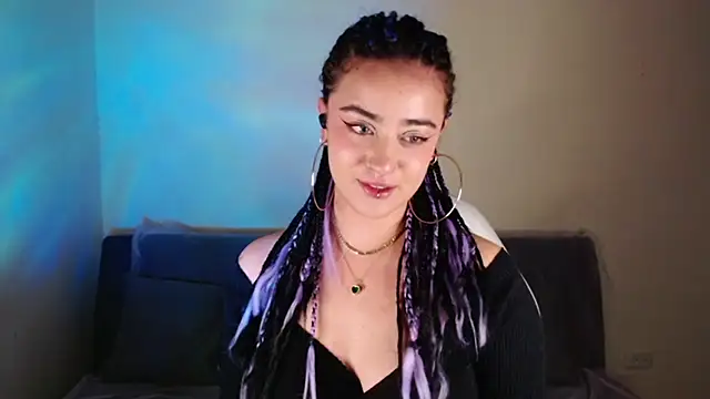 Snapshot of Mollyrose99 chatting on June 4, 2:16 am Mollyrose99 online show from June 4, 2:16 am