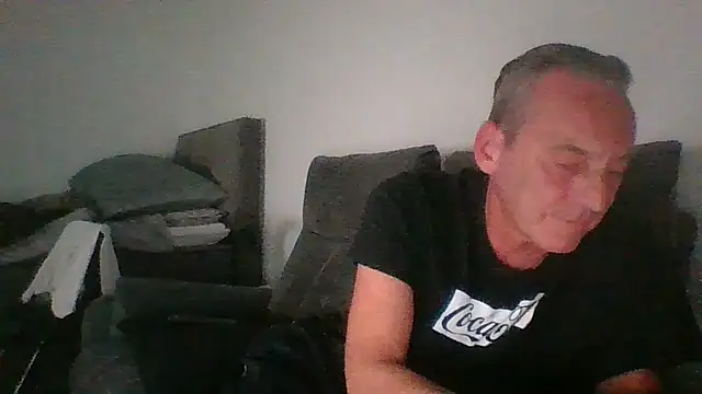 Snapshot of CanCumALot chatting on May 2, 1:55 am CanCumALot online show from May 2, 1:55 am