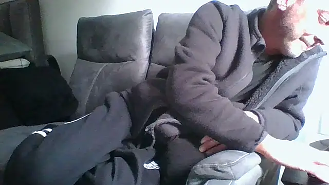 Snapshot of CanCumALot chatting on May 12, 1:17 pm CanCumALot online show from May 12, 1:17 pm