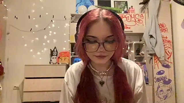 RedHeadCat online show from April 5, 9:10 pm