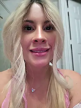 ItsAuroraBorealis online show from May 27, 1:57 am