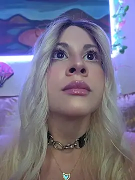 ItsAuroraBorealis online show from May 22, 11:14 pm