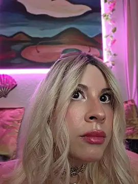 ItsAuroraBorealis online show from May 21, 11:46 pm