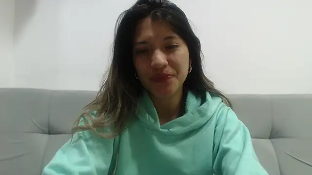 hannajonnes1 online show from April 10, 1:01 am