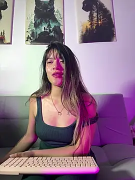 hannajonnes1 online show from May 8, 1:53 am