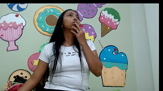 pamelaskiny20 online show from April 9, 12:56 am