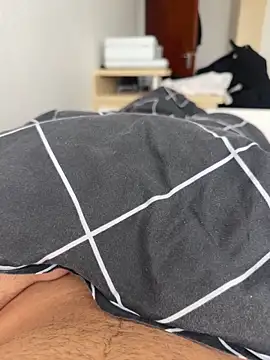 BIGGCOCK20CM online show from April 18, 3:03 pm