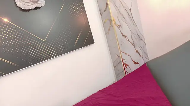 GoldenDesireX  online show from May 23, 7:02 pm