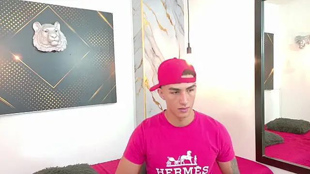 GoldenDesireX  online show from May 9, 7:06 pm