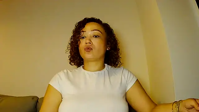 Theone T online show from May 25, 12:37 pm