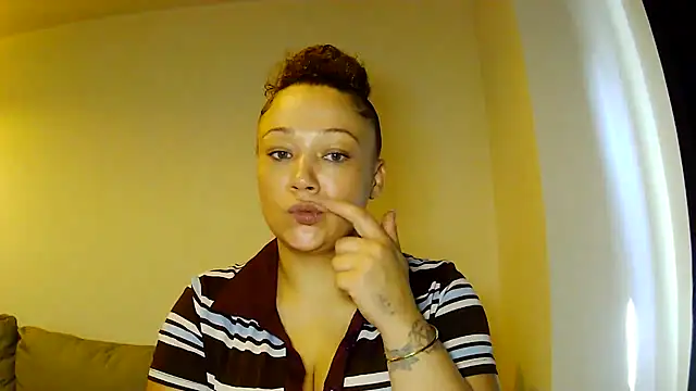 Theone T online show from July 29, 10:25 am
