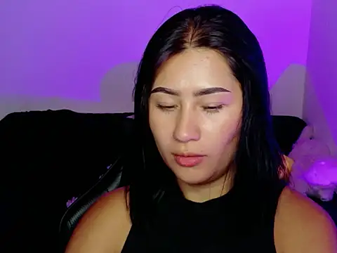 Snapshot of EvelynLeen_ chatting on July 10, 9:15 pm EvelynLeen online show from July 10, 9:15 pm