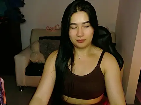 Snapshot of EvelynLeen_ chatting on April 24, 8:00 pm EvelynLeen online show from April 24, 8:00 pm