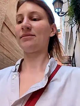 Snapshot of Julialexxxx chatting on June 18, 6:23 am Julialexxxx online show from June 18, 6:23 am