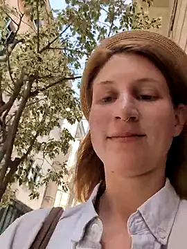 Snapshot of Julialexxxx chatting on June 9, 8:15 am Julialexxxx online show from June 9, 8:15 am