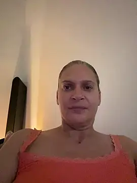 Snapshot of SweetLilTrouble chatting on May 22, 9:24 pm SweetLilTrouble online show from May 22, 9:24 pm