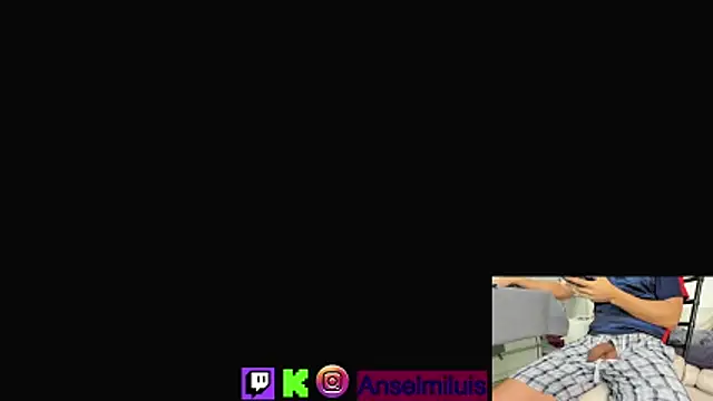 Snapshot of matrix1998 chatting on April 23, 5:58 pm matrix1998 online show from April 23, 5:58 pm