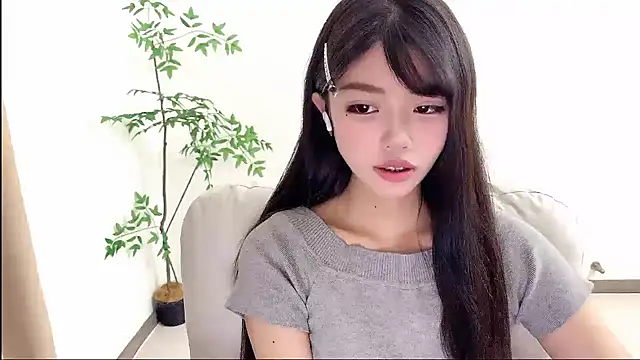 Snapshot of Kitteovo chatting on June 4, 9:25 am Kitteovo online show from June 4, 9:25 am
