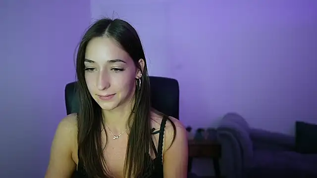 Crystalbrunette18 online show from May 12, 6:03 pm