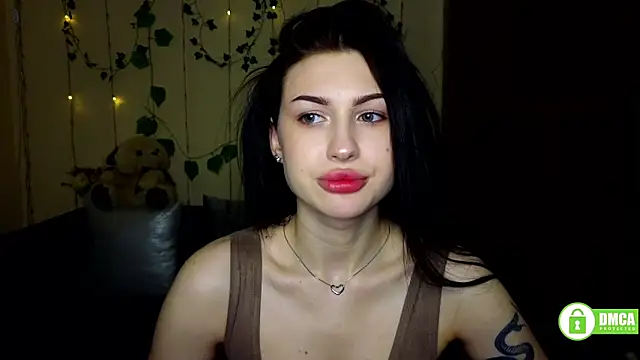 Snapshot of AminaLovy009 chatting on April 5, 11:28 am AminaLovy009 online show from April 5, 11:28 am