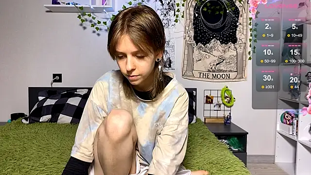 LunaBless online show from April 9, 8:04 pm