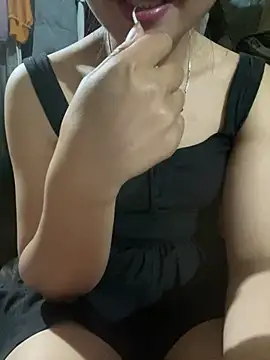   Mochi squirt   online show from April 10, 1:07 pm