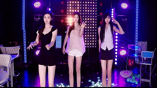 S5-5S5 online show from April 10, 10:11 am