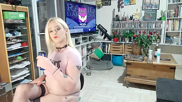 teddythebeer86 online show from May 15, 7:45 pm