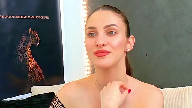 Amira a online show from April 8, 11:01 am
