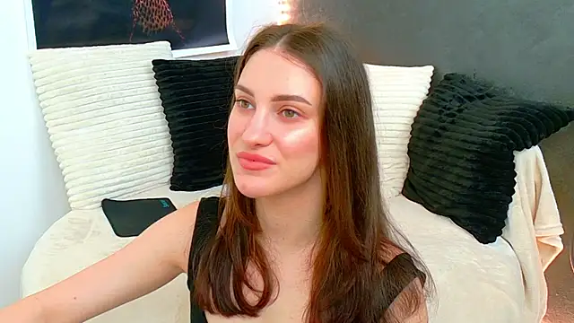 Snapshot of Amira_a chatting on June 3, 4:24 am Amira a online show from June 3, 4:24 am