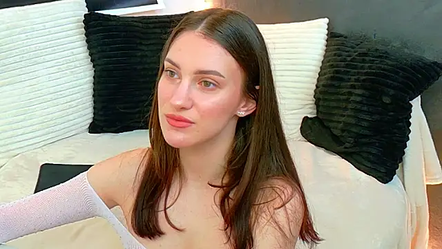 Snapshot of Amira_a chatting on May 28, 4:20 am Amira a online show from May 28, 4:20 am