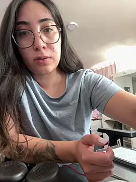Snapshot of vampiralatina chatting on June 3, 6:23 pm vampiralatina online show from June 3, 6:23 pm
