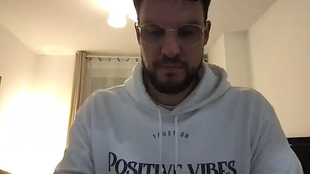 YoloNude online show from April 5, 7:20 pm