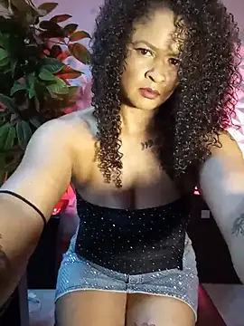 Snapshot of JessyFon chatting on July 12, 1:17 am JessyFon online show from July 12, 1:17 am