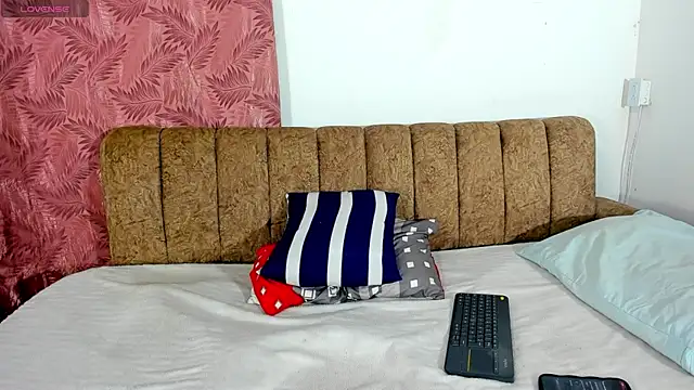 iisabella1 online show from May 18, 4:01 am