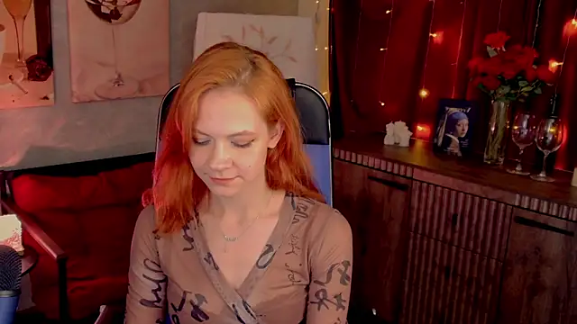 Snapshot of LisaAris chatting on June 20, 10:15 pm LisaAris online show from June 20, 10:15 pm