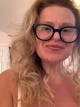 Snapshot of Love_Lee_xo chatting on July 16, 10:29 pm Love Lee xo online show from July 16, 10:29 pm